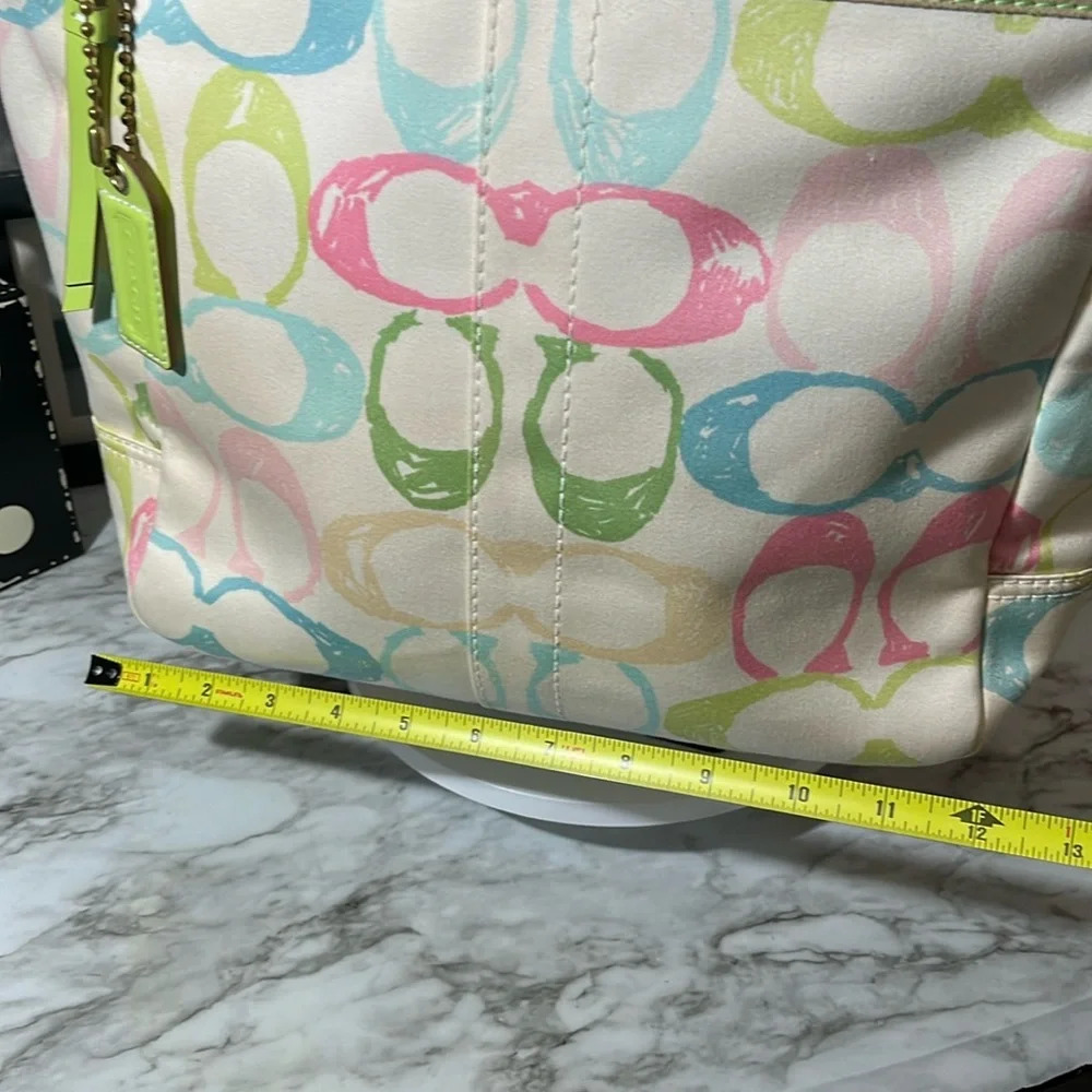 COACH Hampton Vintage Scribbles Handbag/Tote - Picture 16 of 17